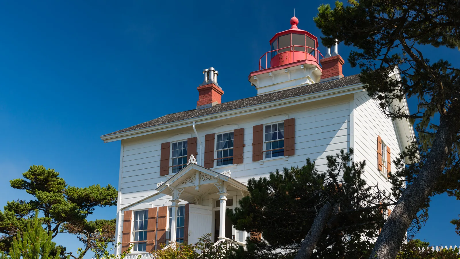 Yaquina Bay Lighthouse, Newport - DPLA - fa85b16c57dcd511dbc6f92be461f8e2